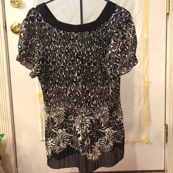 Dress Barn '3D' print top B&W Size L - Picture 4 of 4